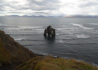 Troll zamieniony w skałę